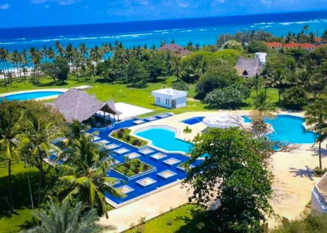 Restful Beach Front Studio-Diani Apartment Diani Beach Exterior photo